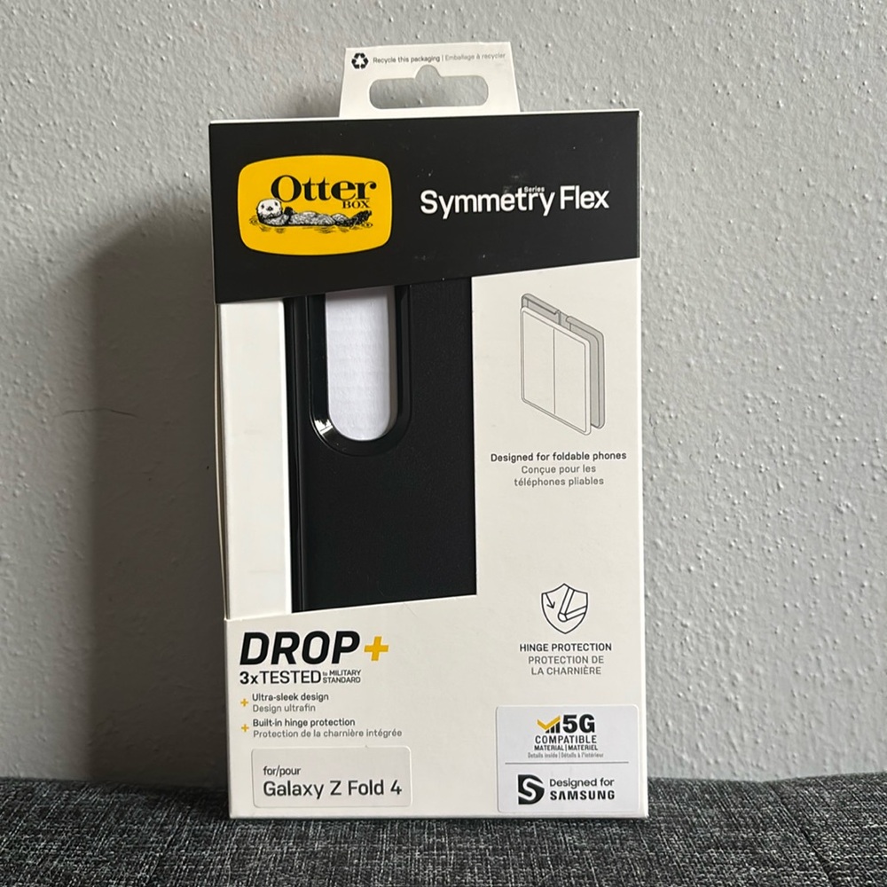 Black Symmetry Flex Galaxy Z Fold 4 Otterbox Samsung case